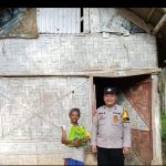 POLISI PENOLONG : Polres Mesuji Bagikan 39 Paket Sembako Untuk Masyarakat Kurang Mampu